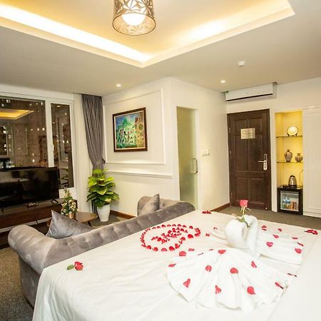 Adeline Hotel Hanoi Buitenkant foto