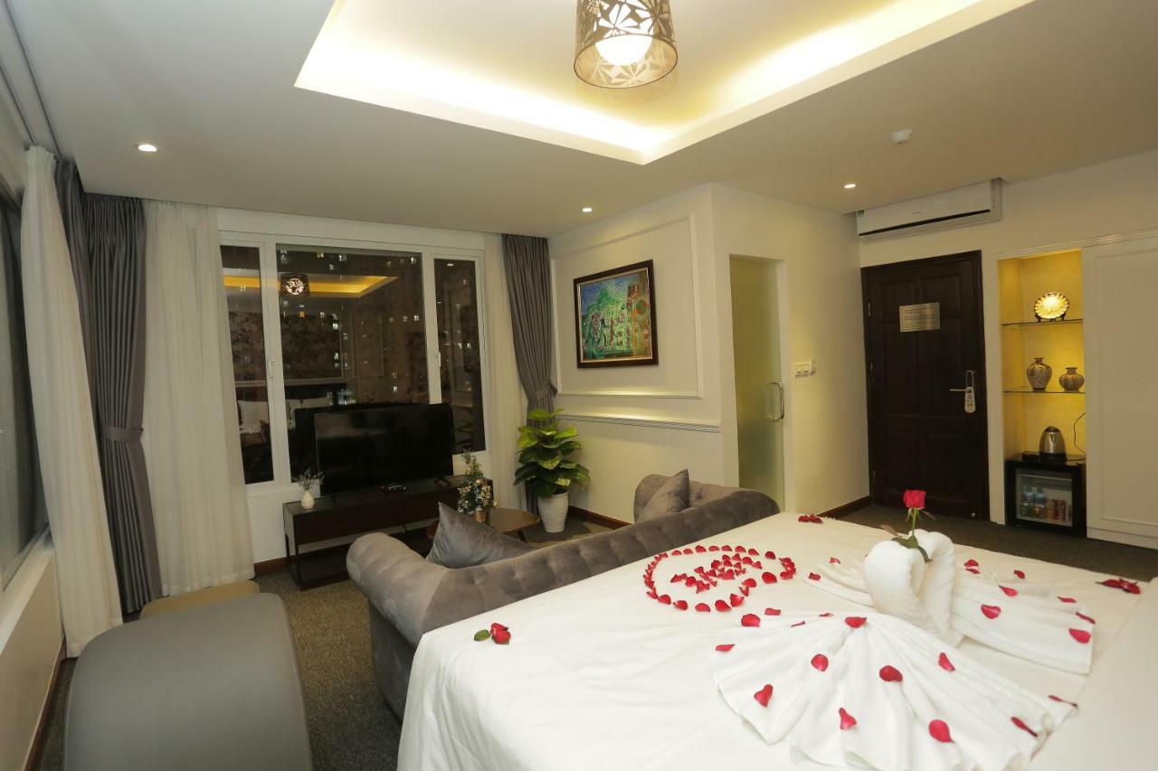 Adeline Hotel Hanoi Buitenkant foto